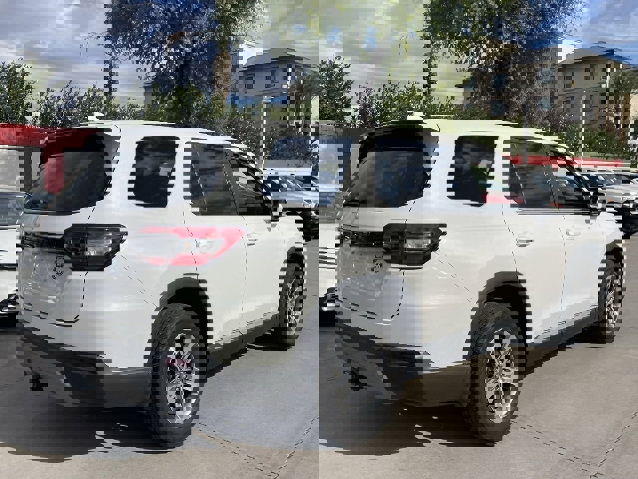 Used 2024 Honda Pilot EX-L image 2