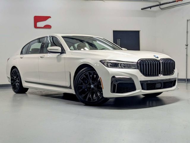 Used 2021 BMW 750i xDrive w/ Luxury Rear Seating Package image 2
