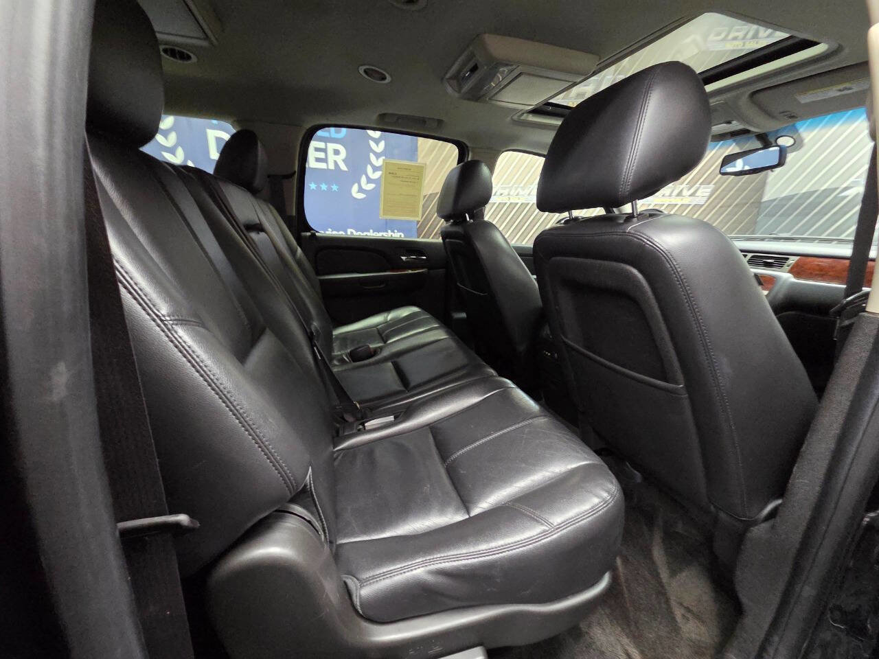 Used 2014 Chevrolet Suburban LT image 28