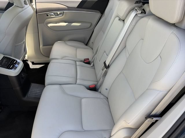 Used 2024 Volvo XC90 T8 Plus w/ Protection Package Premier AWD/4WD image 18