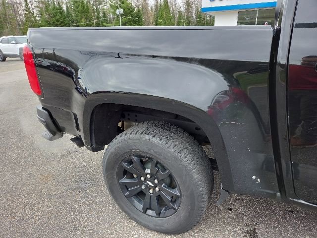 Used 2021 Chevrolet Colorado Z71 w/ Z71 Midnight Edition AWD/4WD image 15