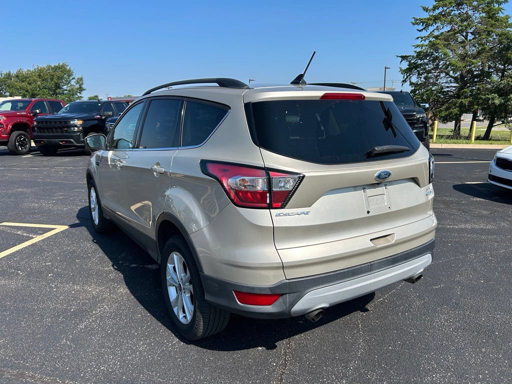 Used 2018 Ford Escape SE w/ SE Sync 3 Package AWD/4WD image 5