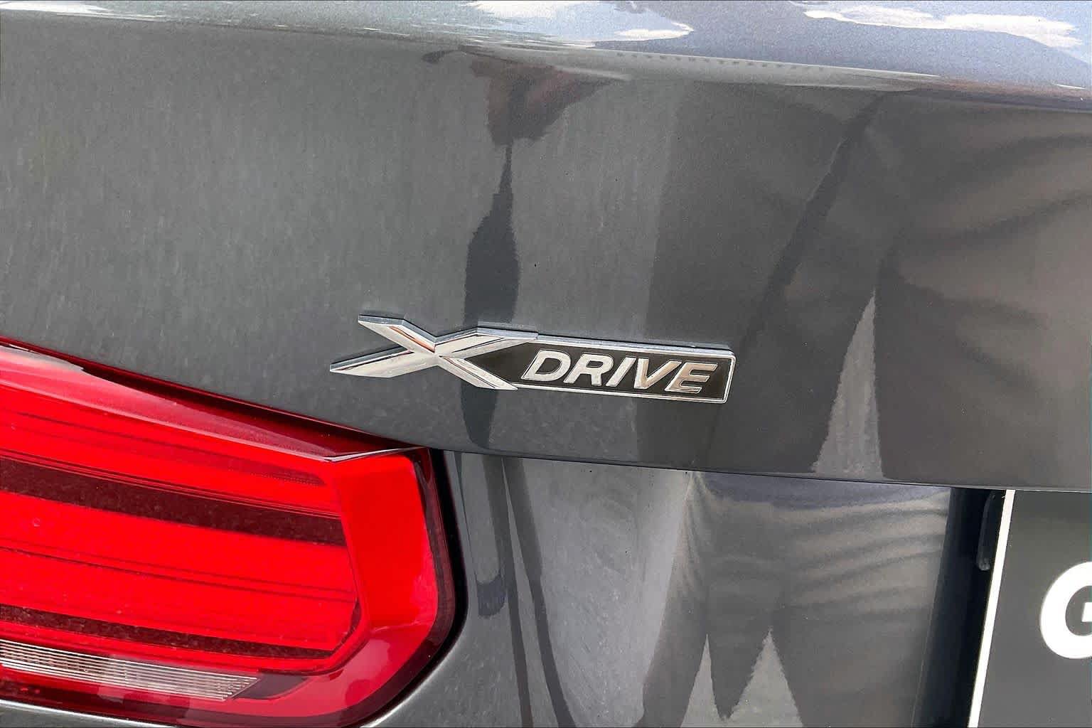 Used 2018 BMW 320i xDrive Sedan AWD/4WD image 9