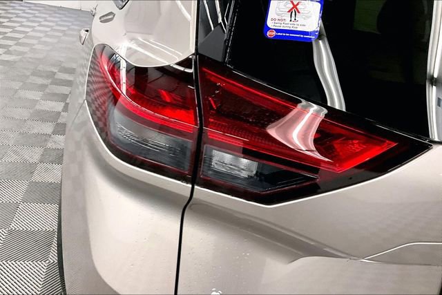 New 2026 Nissan Rogue Platinum image 18