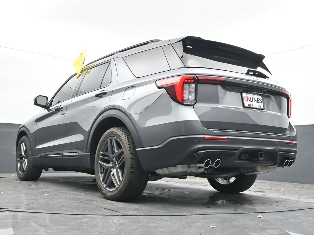 Used 2025 Ford Explorer ST w/ Sun And Sound Package image 51