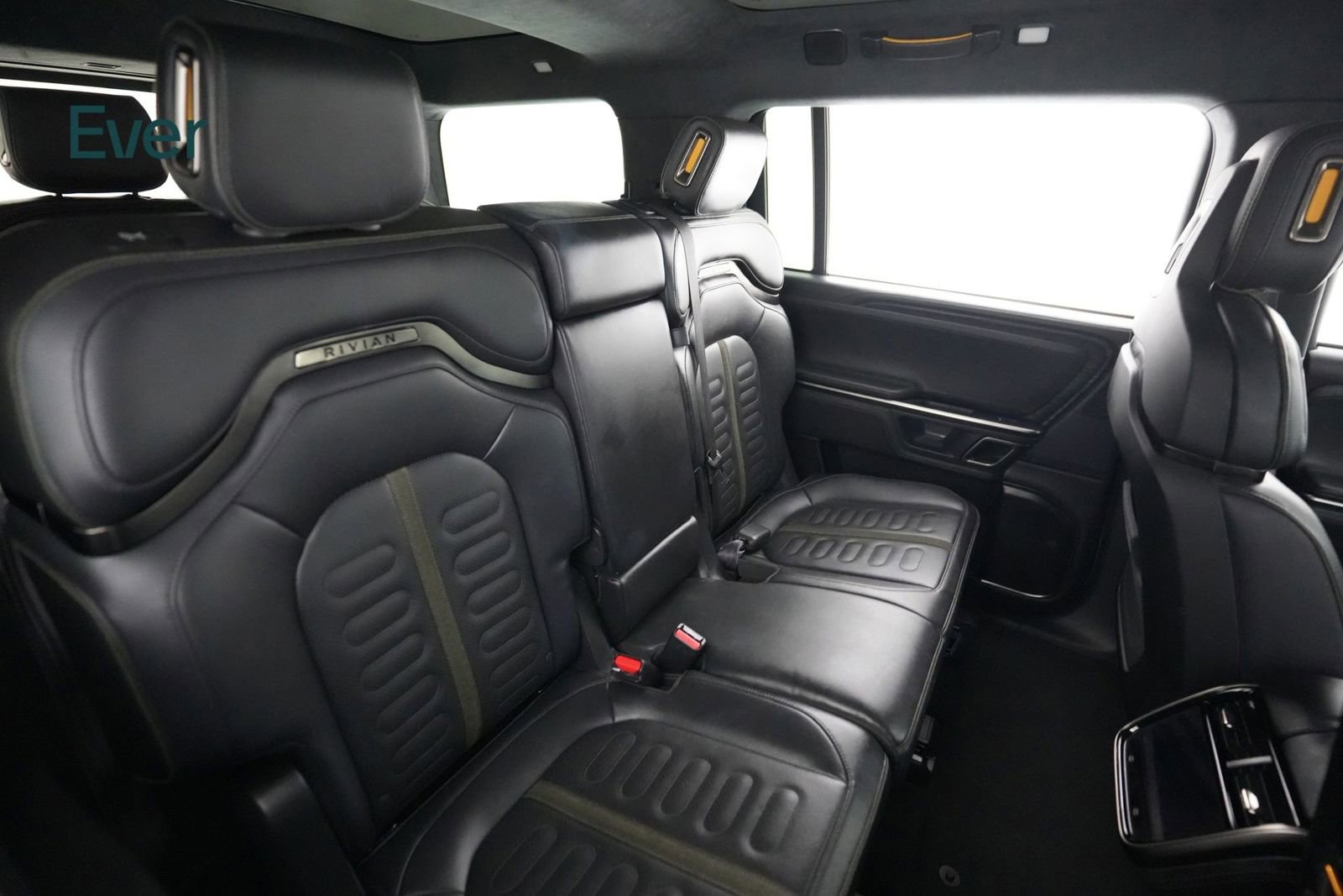 Used 2024 Rivian R1S Adventure image 5