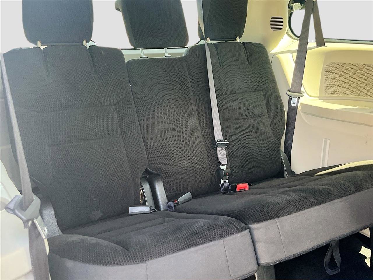 Used 2019 Dodge Grand Caravan SE image 26