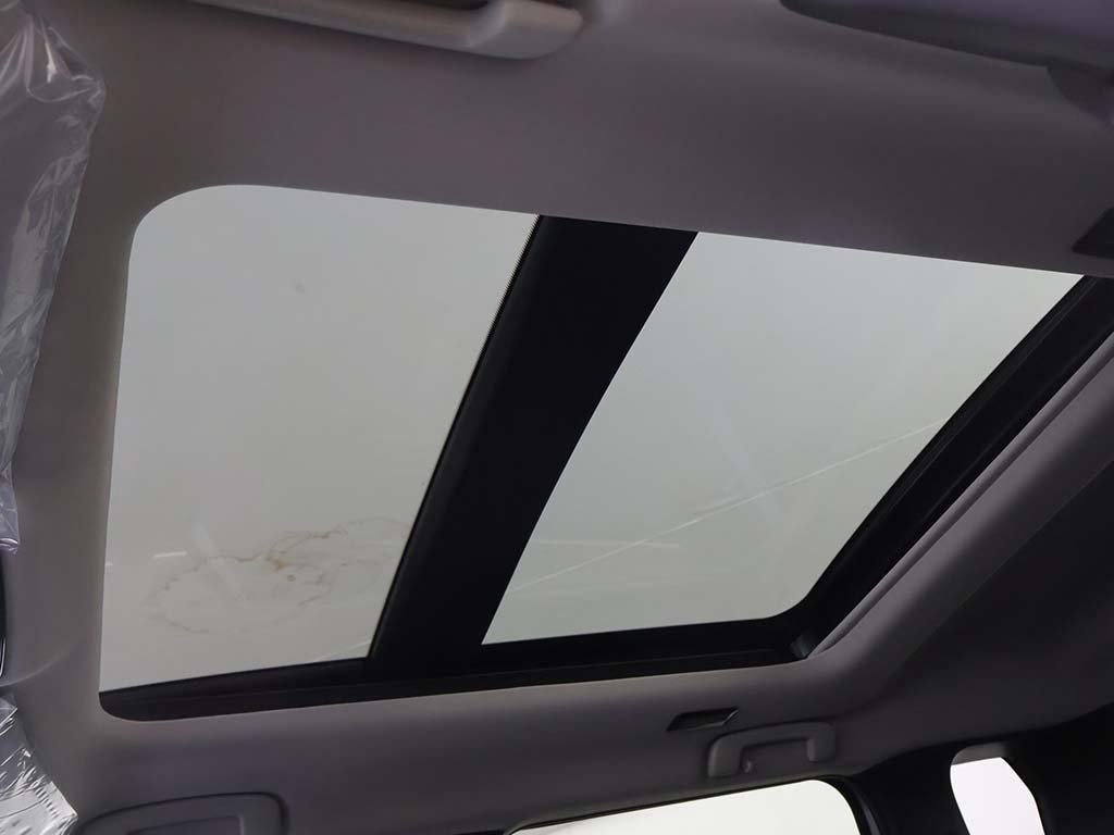 New 2025 Mitsubishi Outlander SE image 24