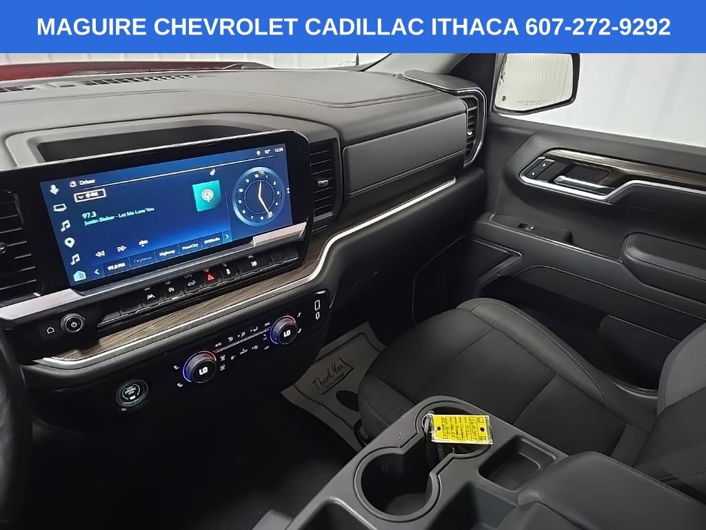 Used 2022 Chevrolet Silverado 1500 LT AWD/4WD image 27