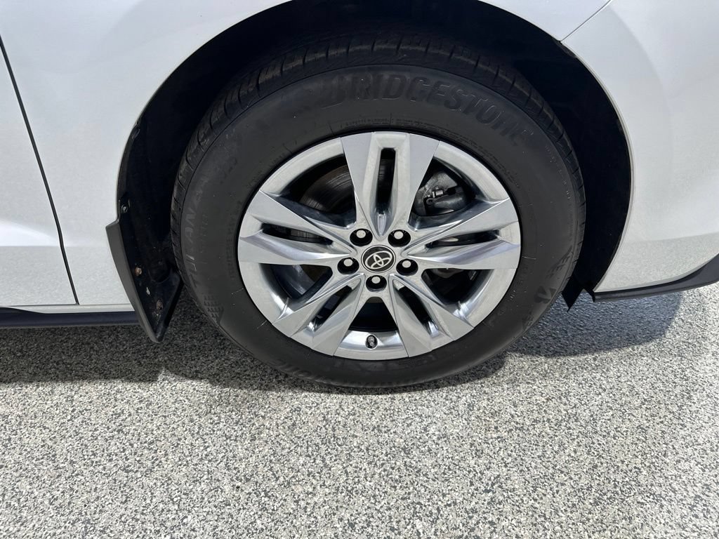 Certified 2023 Toyota Sienna Limited AWD/4WD image 24