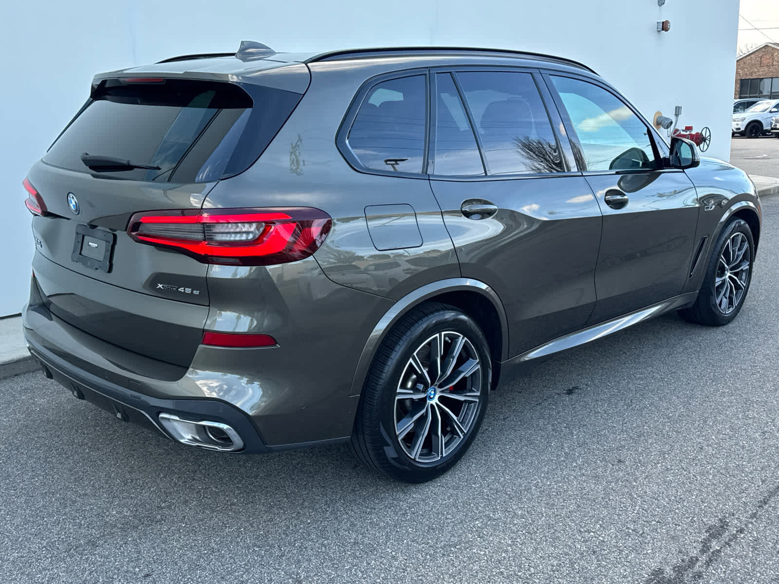 Certified 2023 BMW X5 xDrive45e w/ Executive Package image 4