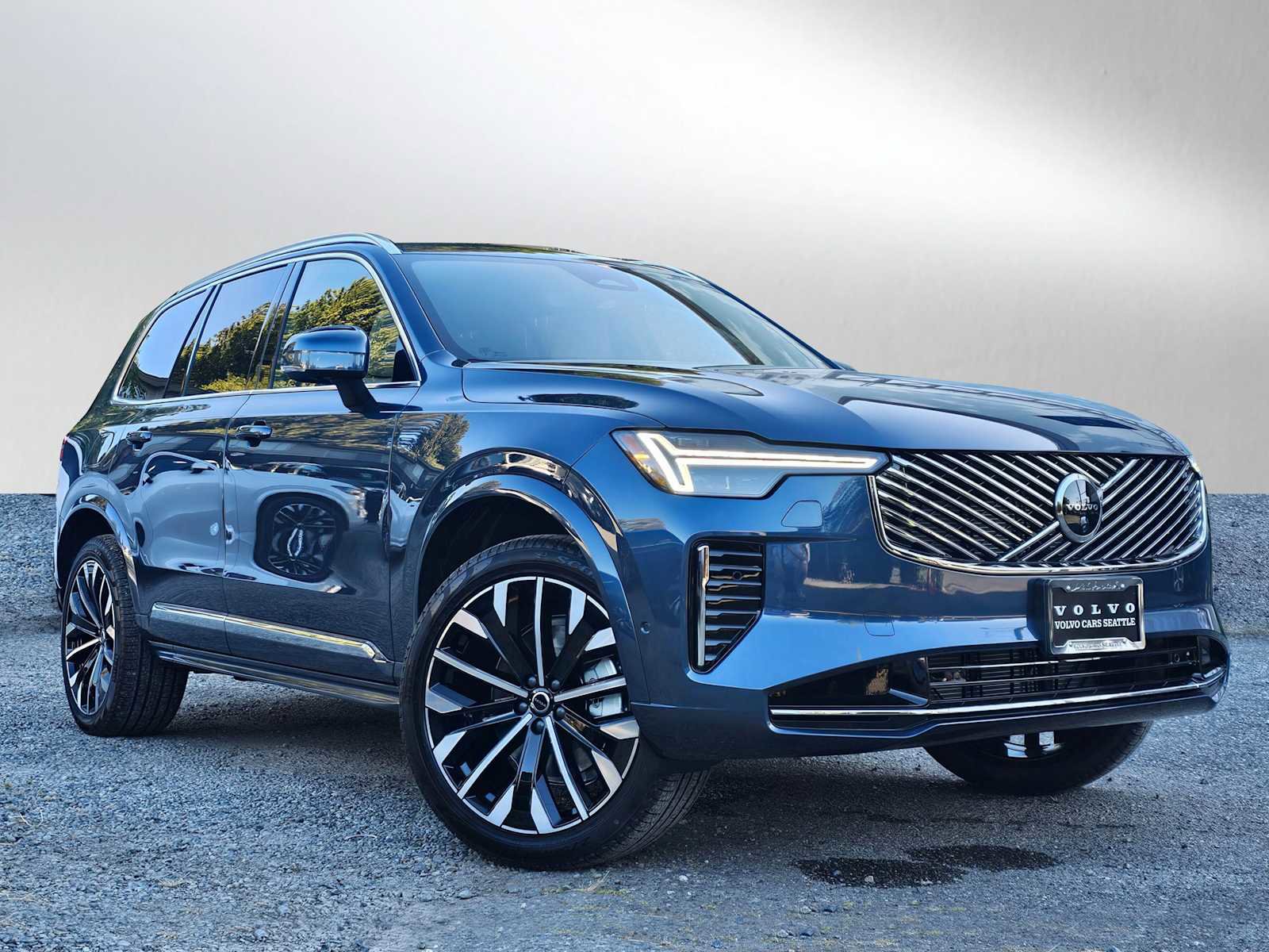 New 2026 Volvo XC90 B5 Plus image 1