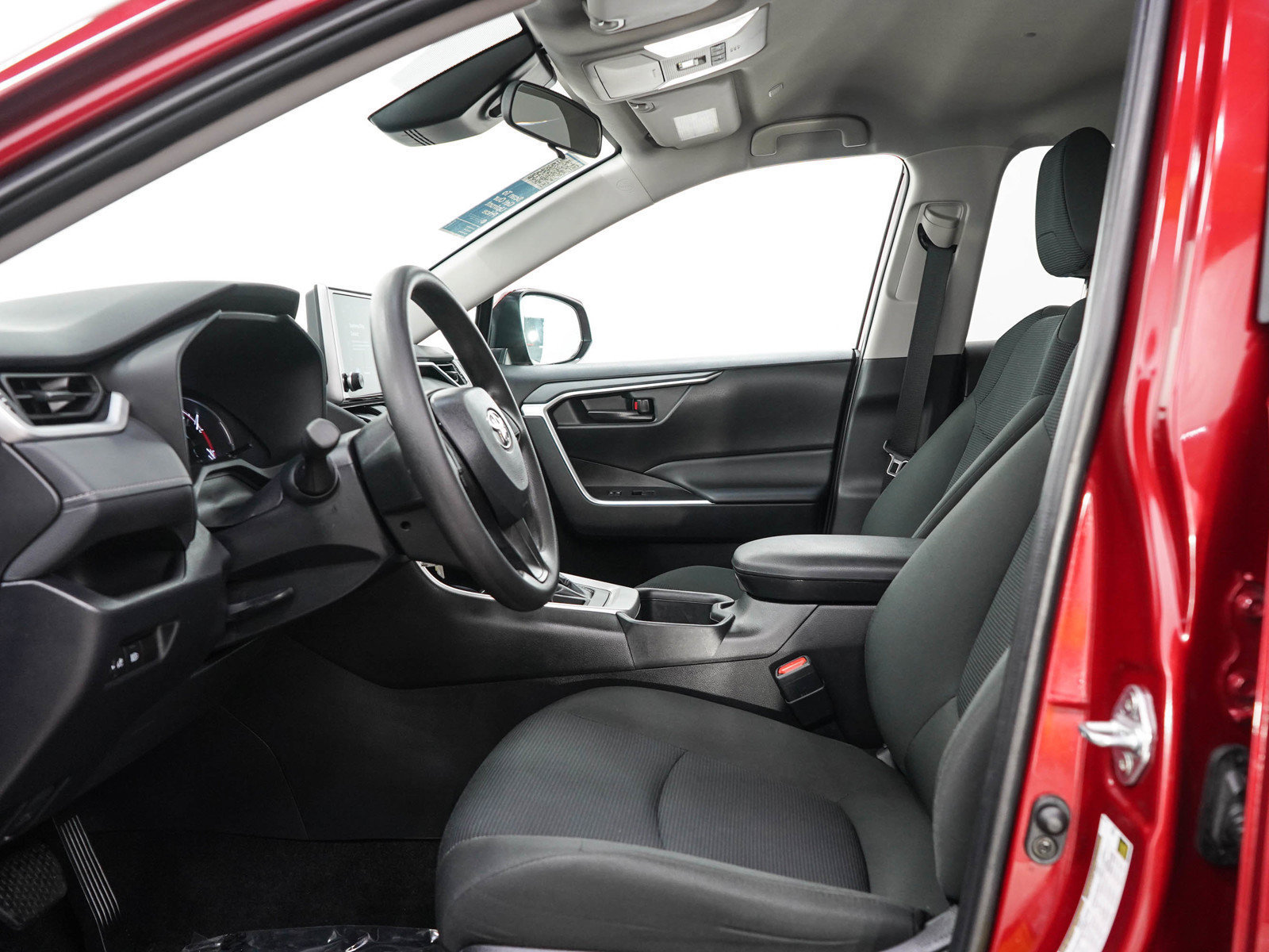 Used 2024 Toyota RAV4 LE AWD/4WD image 21