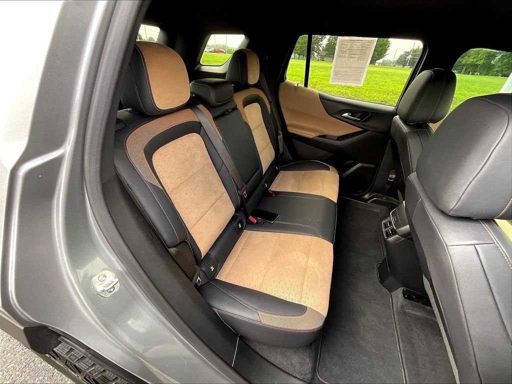 Used 2025 Chevrolet Equinox ACTIV FWD image 10