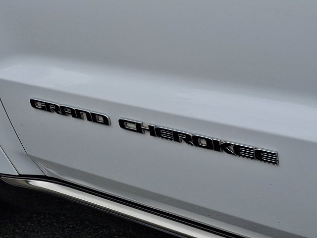 Used 2021 Jeep Grand Cherokee Summit AWD/4WD image 33