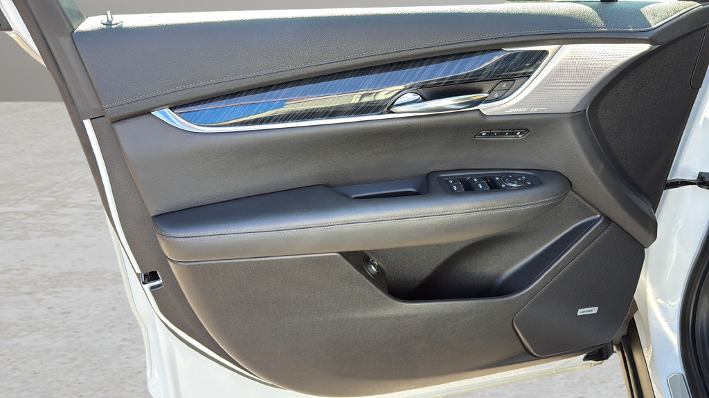 Used 2021 Cadillac XT6 Premium Luxury AWD/4WD image 17