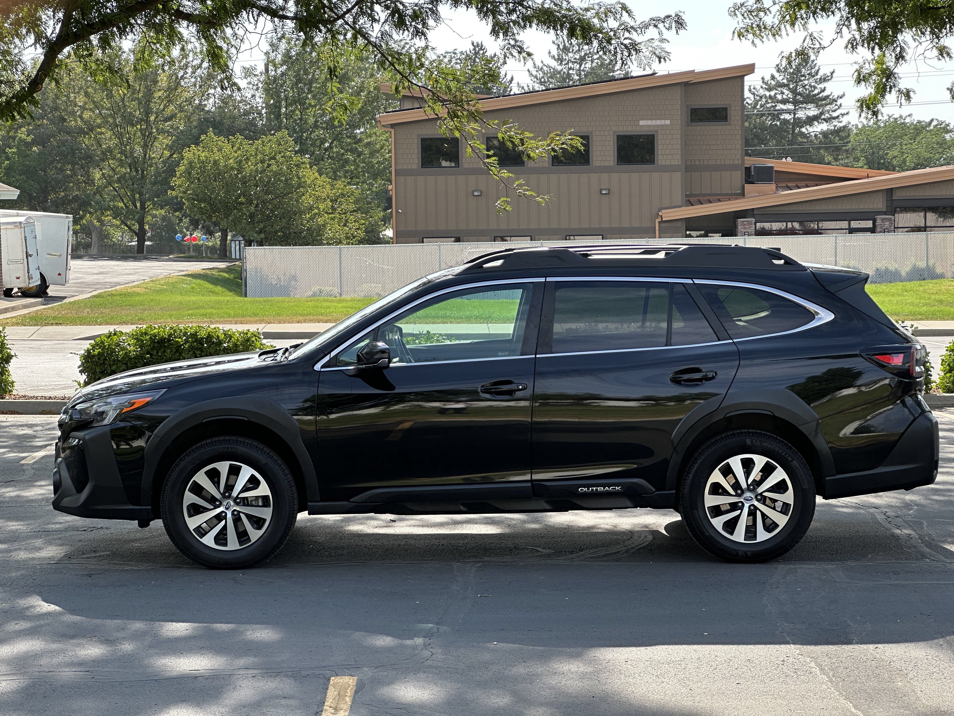Used 2023 Subaru Outback Premium AWD/4WD image 8