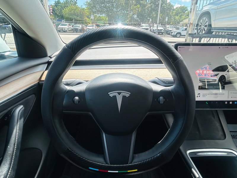 Used 2022 Tesla Model 3 Standard Range image 11
