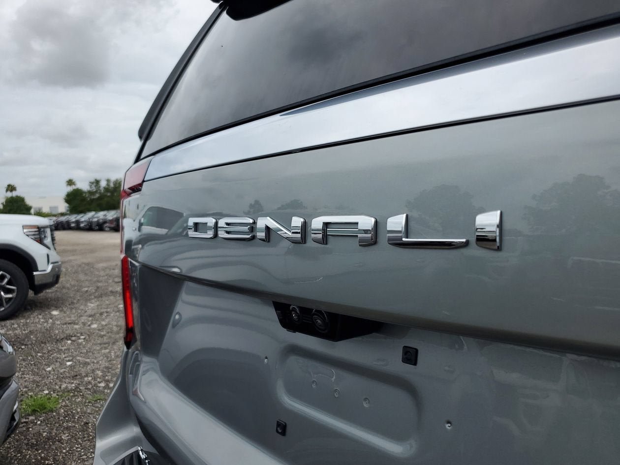 New 2026 GMC Yukon XL Denali w/ Denali Reserve Package AWD/4WD image 9