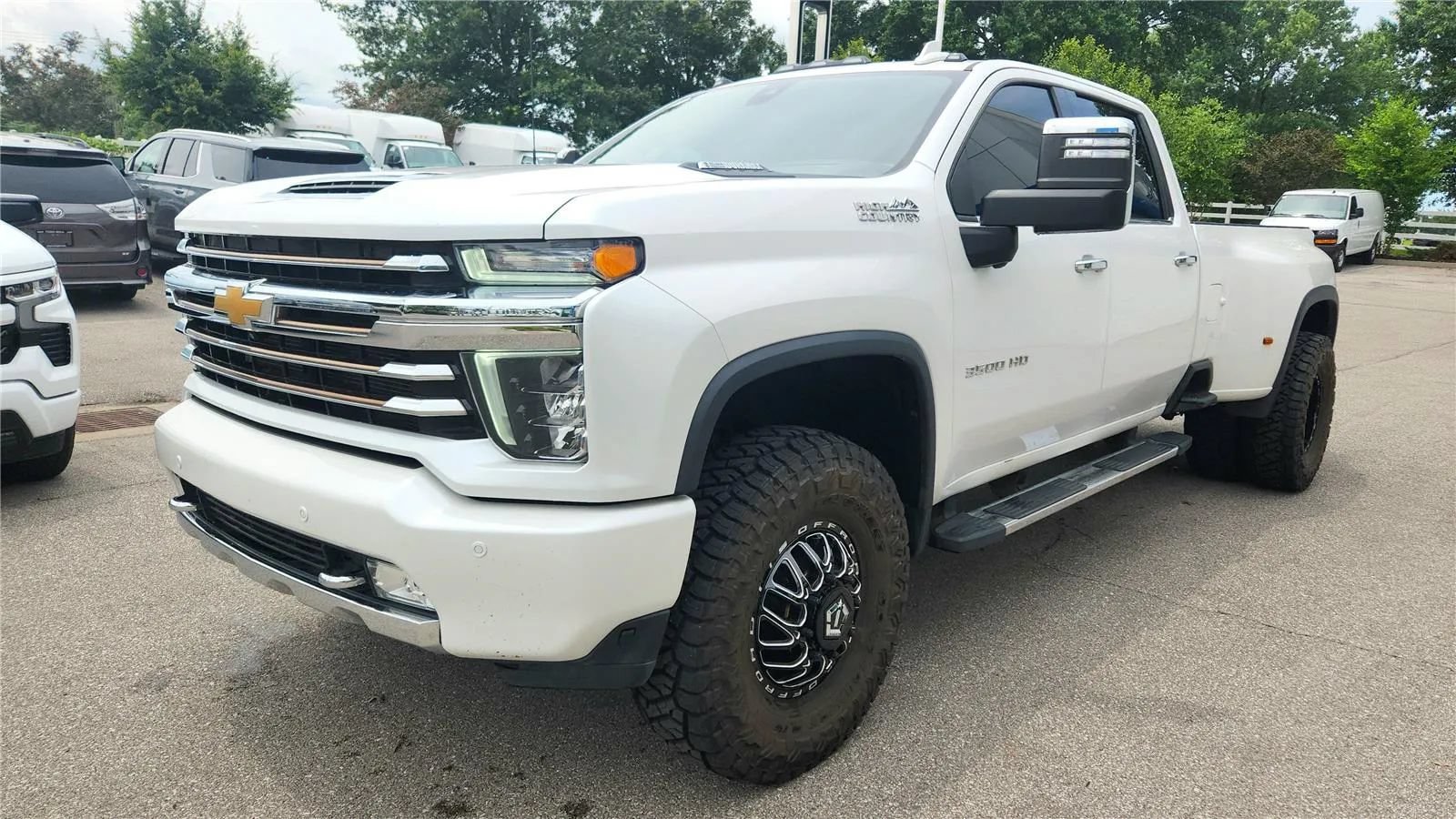 Used 2021 Chevrolet Silverado 3500 High Country AWD/4WD image 28