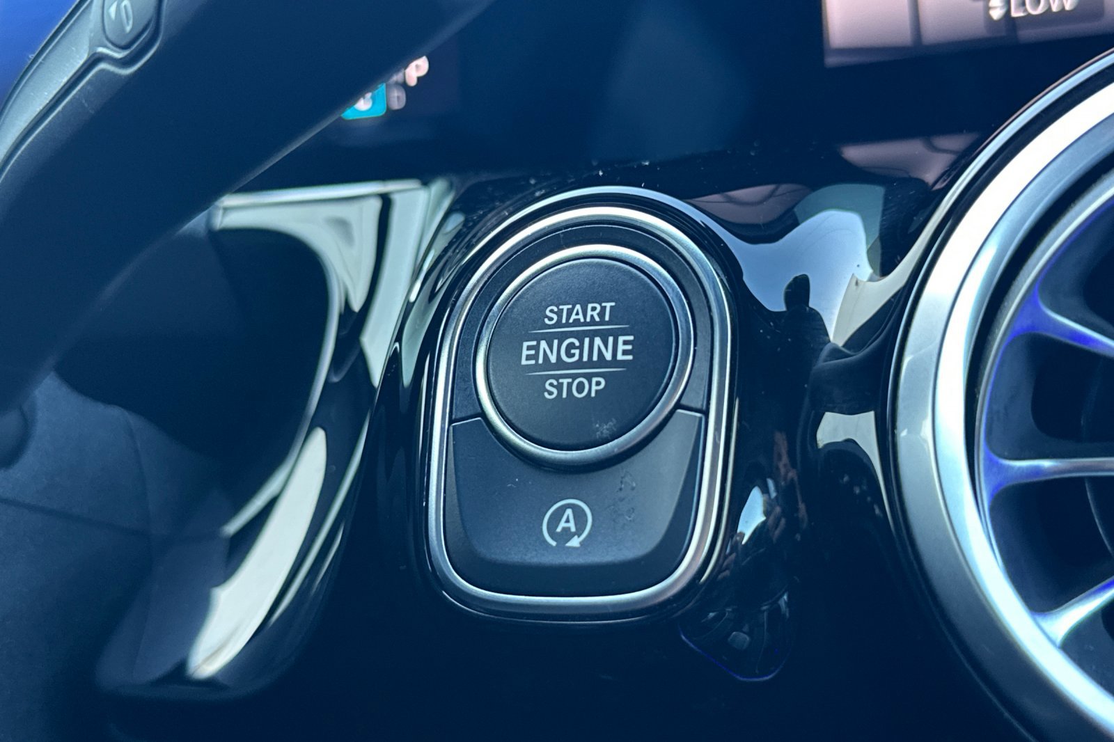 Certified 2025 Mercedes-Benz GLA 250 4MATIC image 23