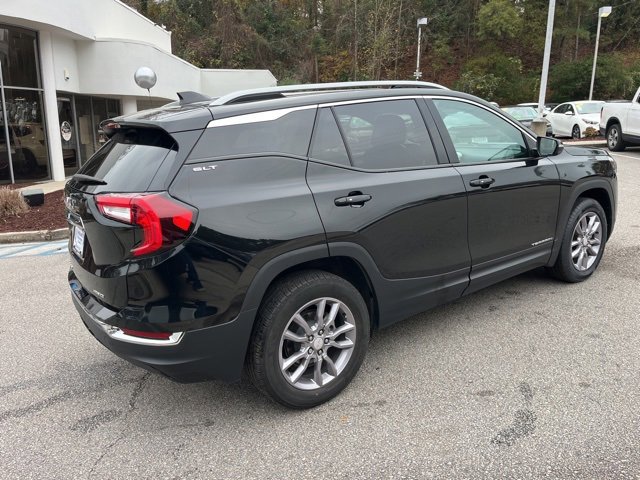 Used 2023 GMC Terrain SLT image 3