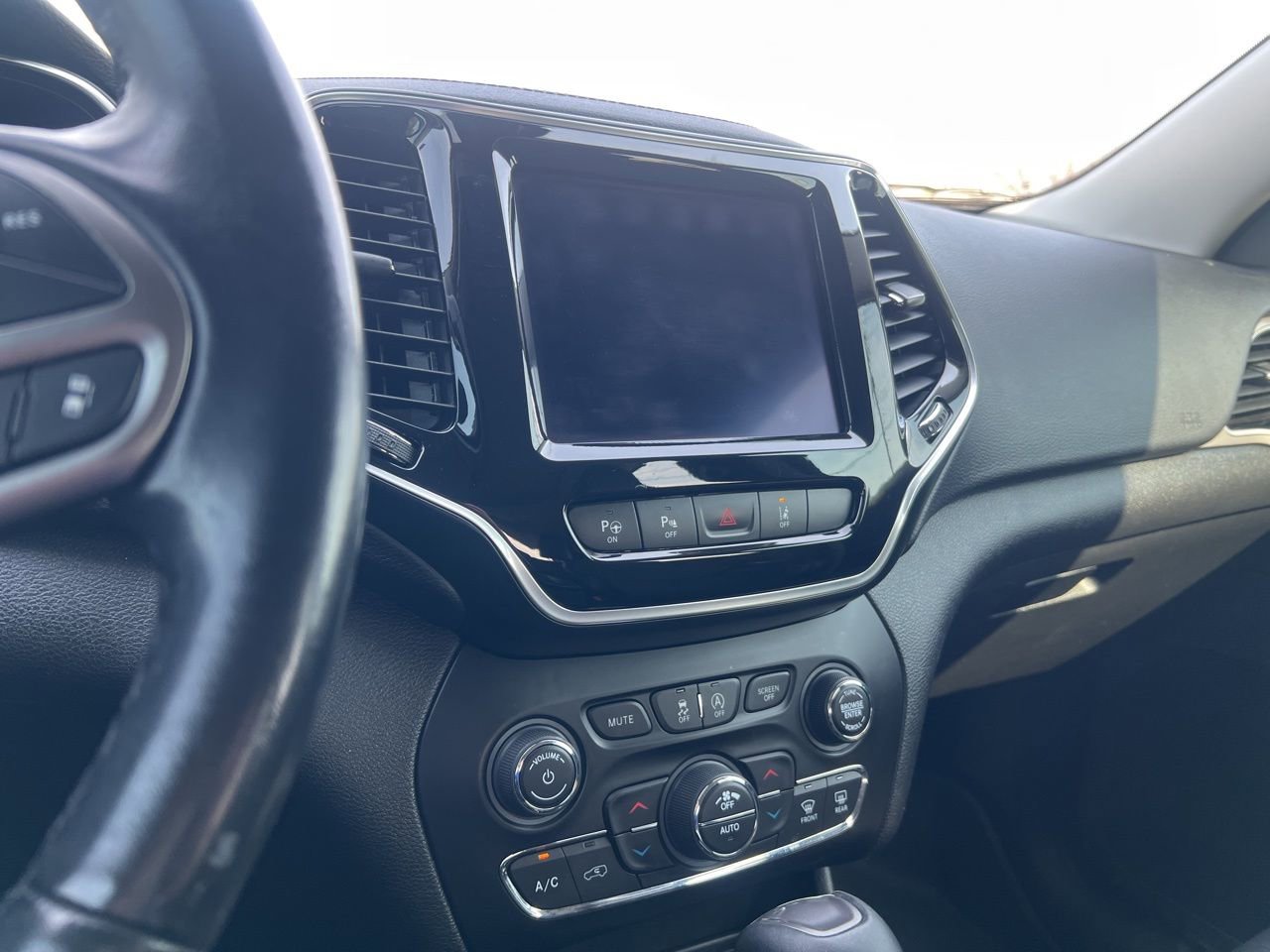 Used 2021 Jeep Cherokee Limited w/ Elite Package image 29