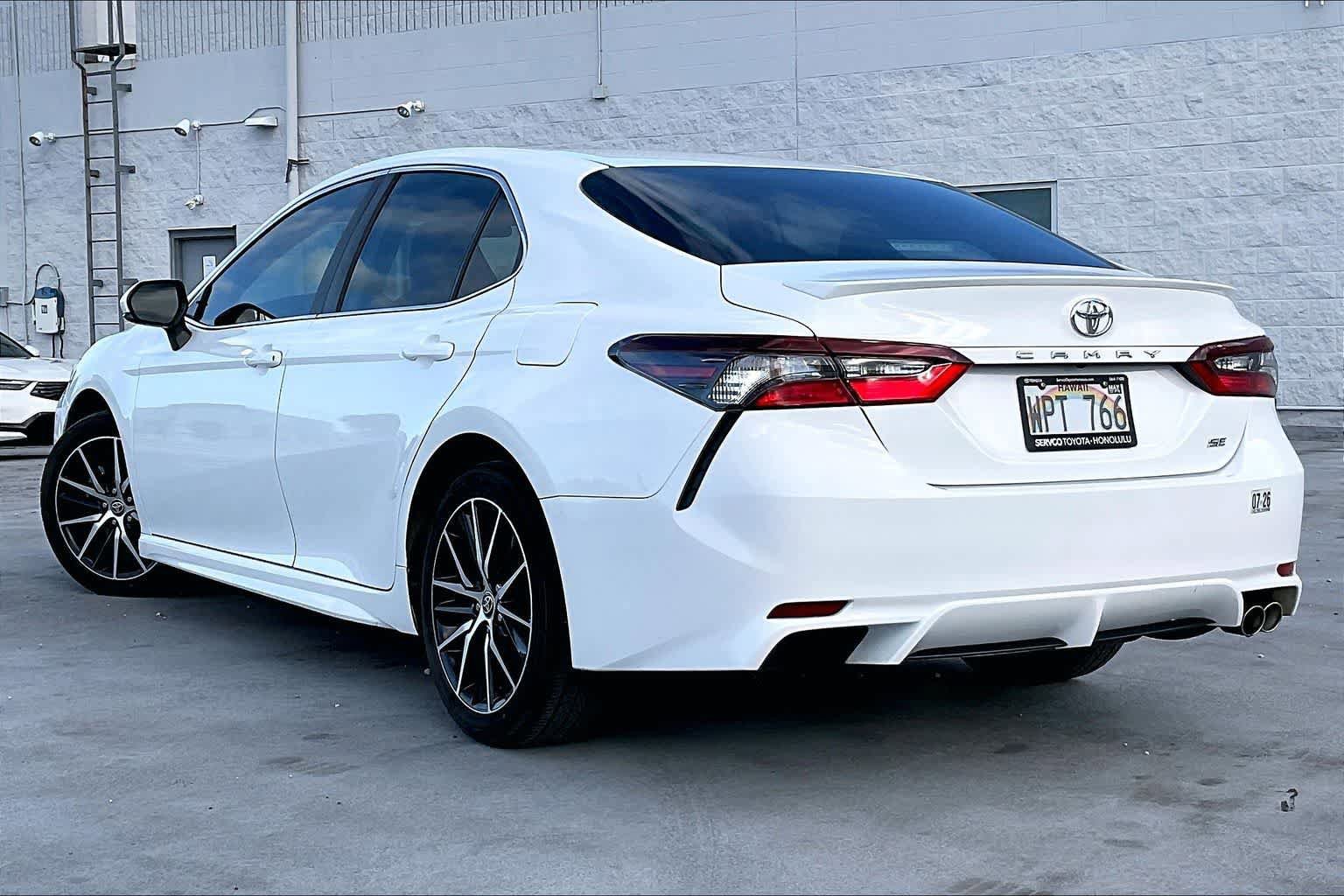 Used 2022 Toyota Camry SE FWD image 4