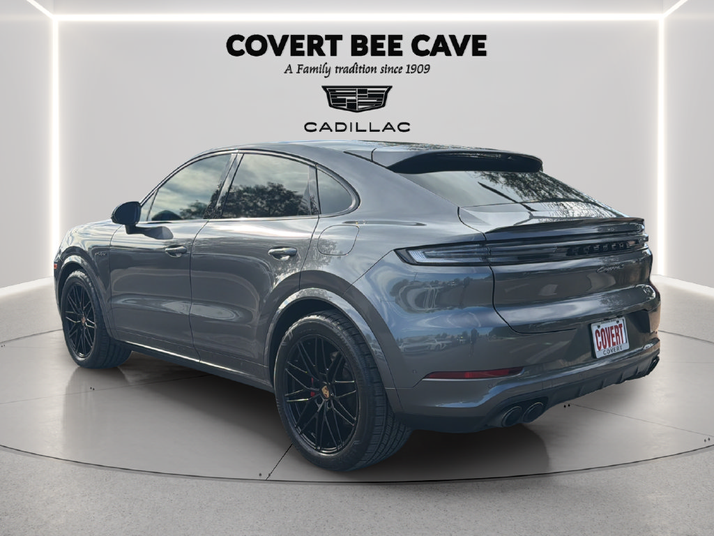 Used 2024 Porsche Cayenne S AWD/4WD image 5