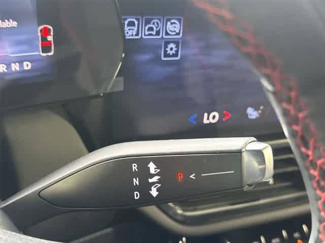 Used 2024 Chevrolet Equinox EV RS FWD image 28