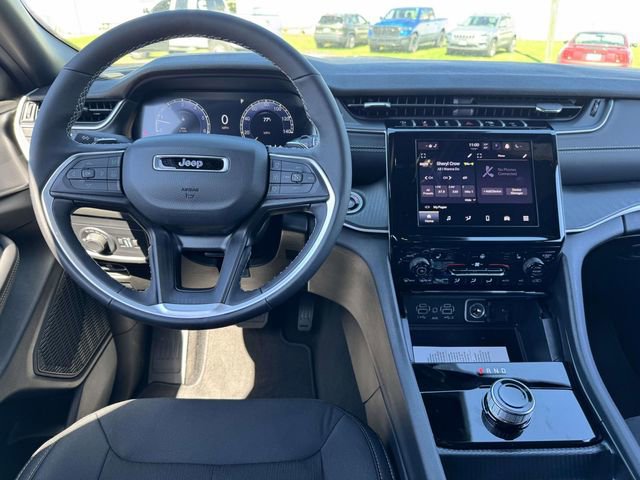 New 2025 Jeep Grand Cherokee L Laredo w/ Luxury Tech Group I image 2