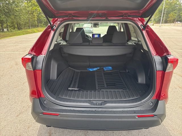 New 2025 Toyota RAV4 LE image 5