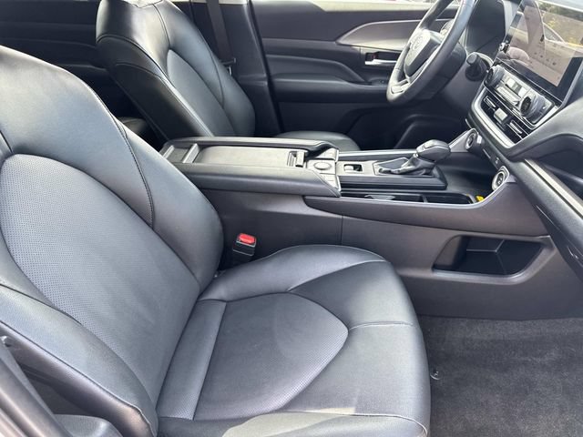 Used 2024 Toyota Grand Highlander AWD image 36