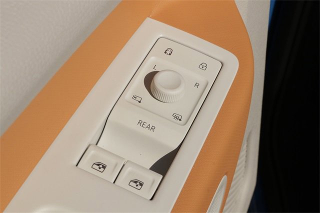 New 2025 Volkswagen ID. Buzz 1st Edition image 20