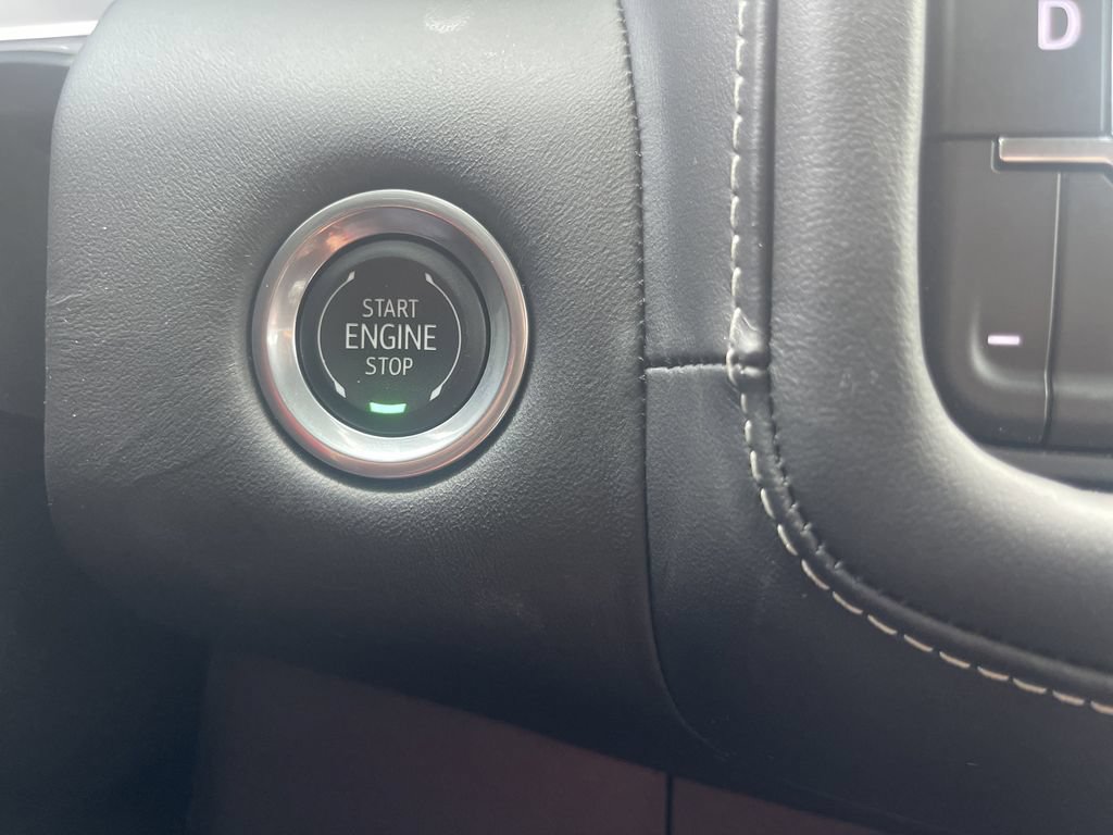 Used 2024 GMC Yukon Denali Ultimate AWD/4WD image 18