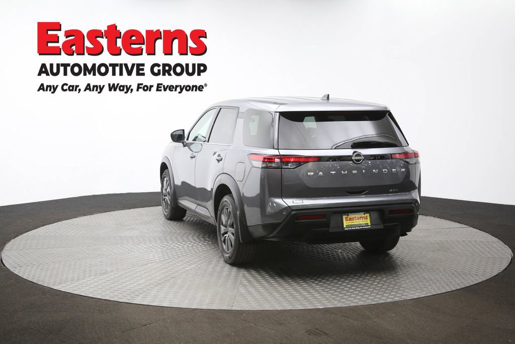 Used 2024 Nissan Pathfinder S image 65