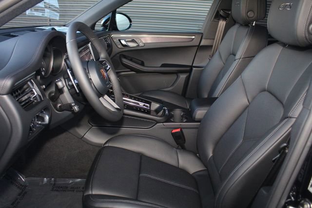 New 2026 Porsche Macan GTS image 5