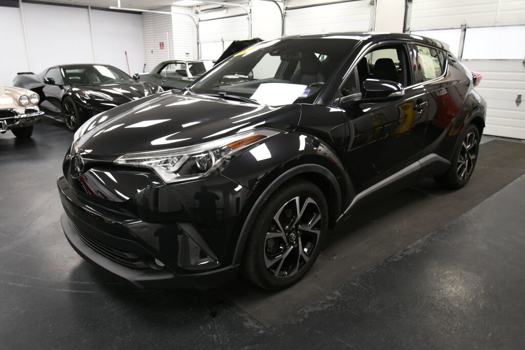 Used 2019 Toyota C-HR Limited image 3