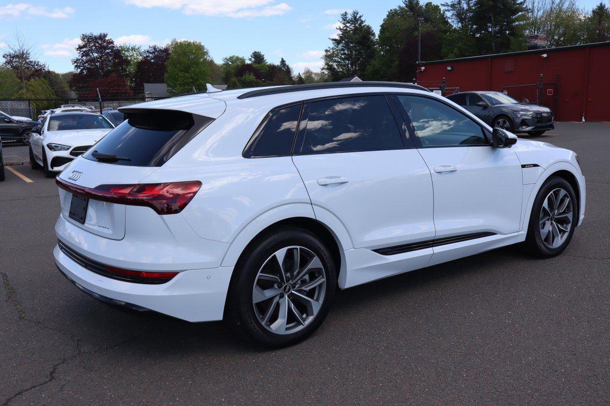 Used 2021 Audi e-tron Premium Plus w/ Premium Plus Package AWD/4WD image 6