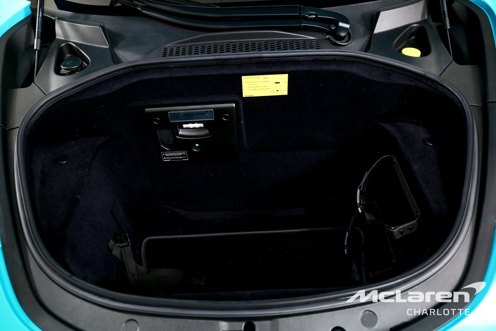Used 2025 McLaren Artura Spider RWD image 18
