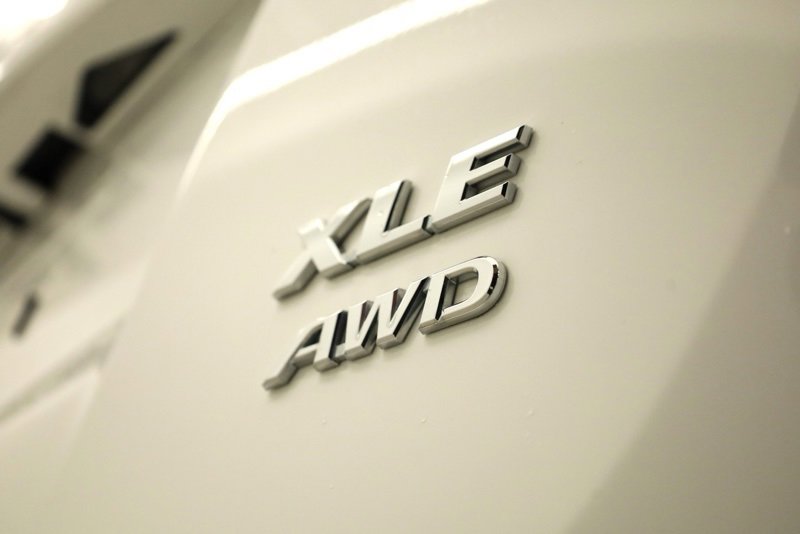 Used 2016 Toyota RAV4 XLE image 40