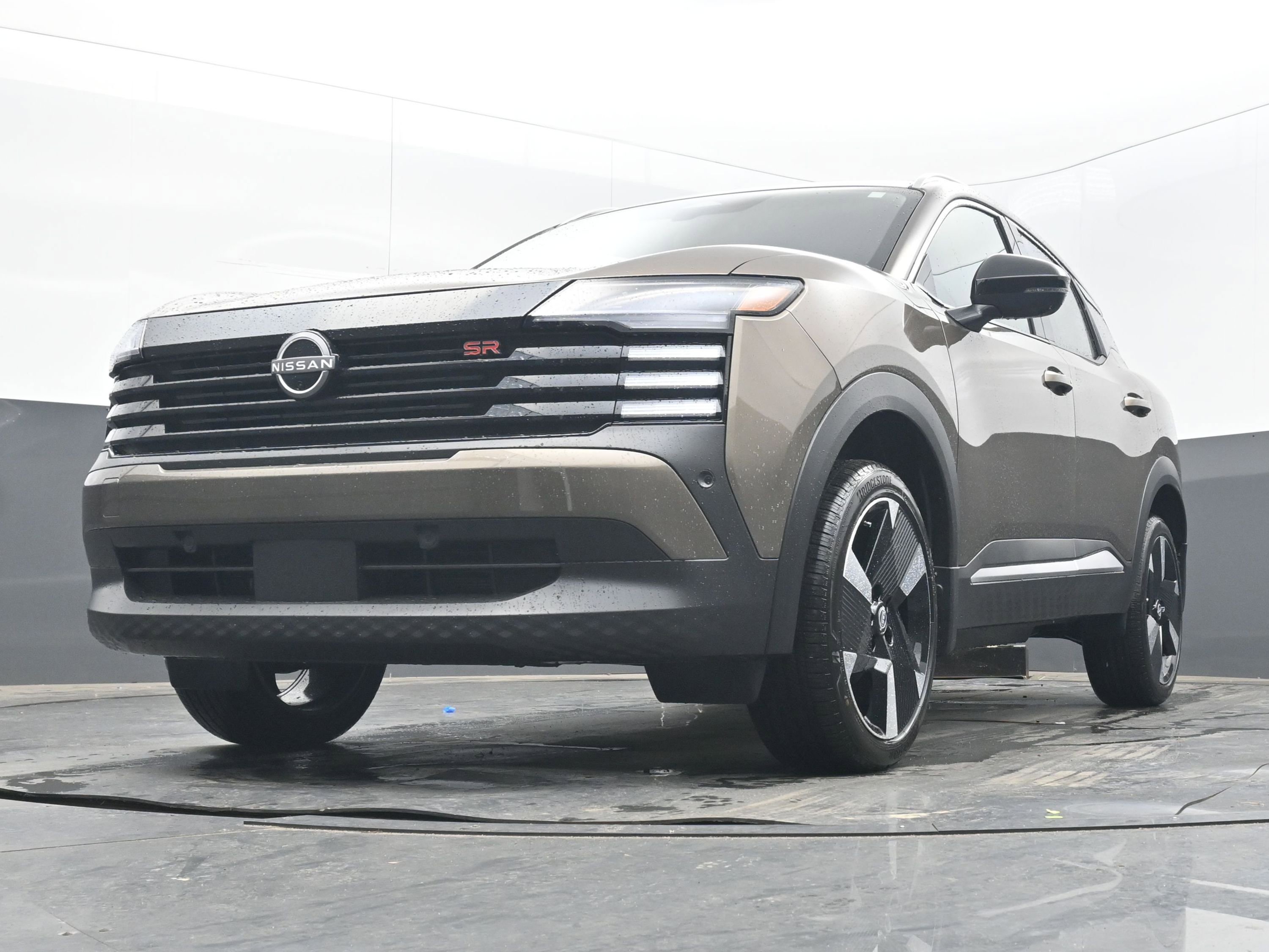 New 2026 Nissan Kicks SR FWD image 24