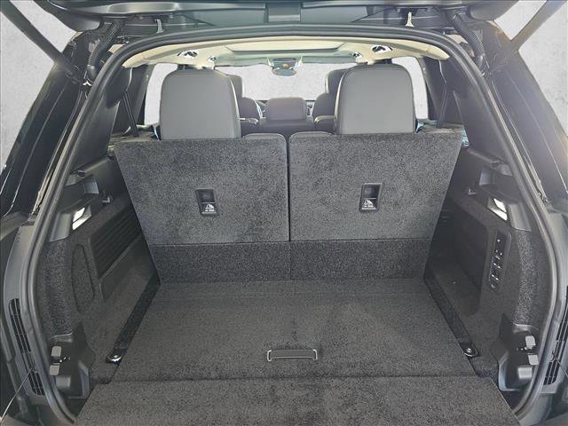 New 2025 Land Rover Range Rover Long Wheelbase SE image 12