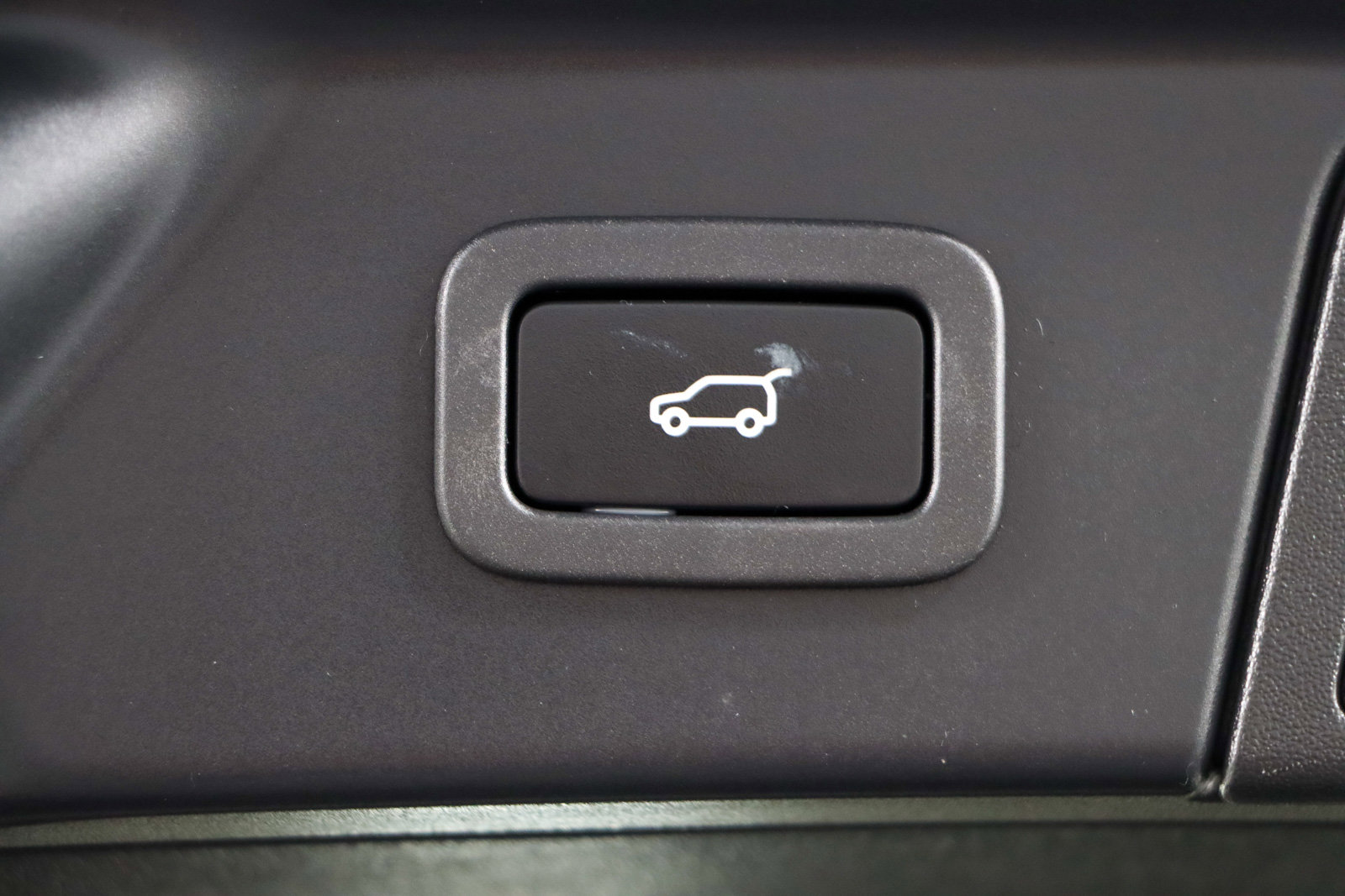 Used 2022 Land Rover Range Rover Velar R-Dynamic S image 30