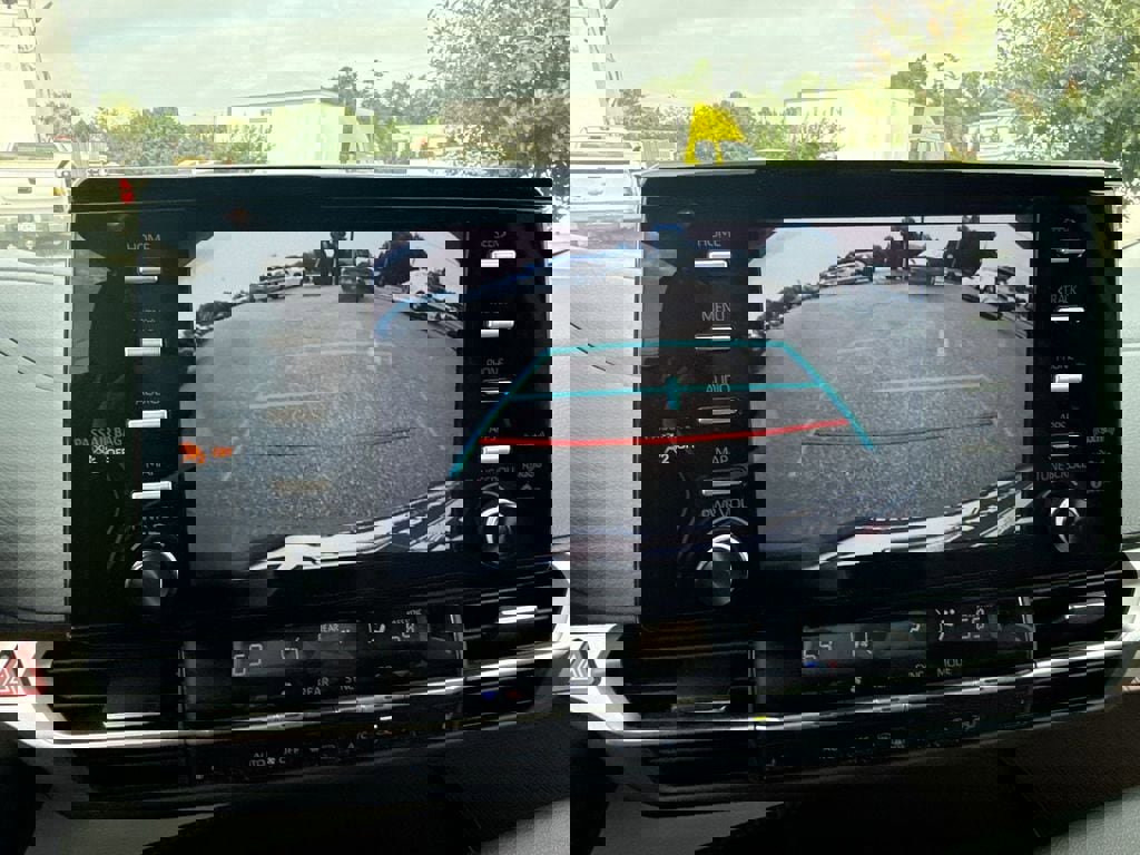 Used 2024 Toyota Sienna XLE image 12