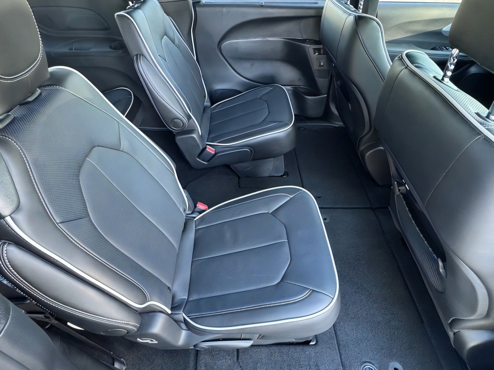 New 2026 Chrysler Pacifica Limited w/ S Appearance Package image 12