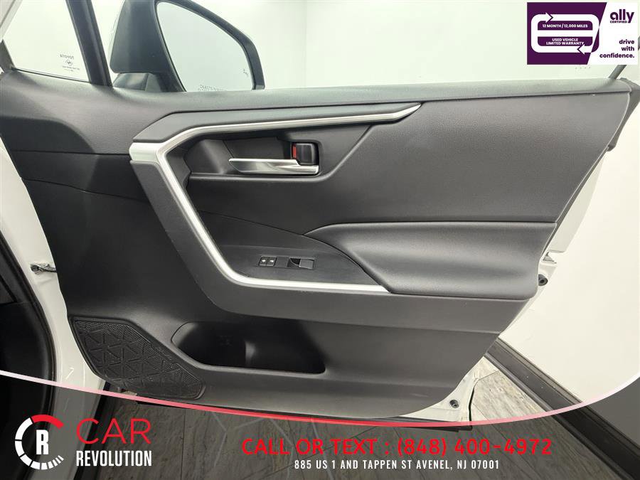 Used 2021 Toyota RAV4 XLE Premium AWD/4WD image 39