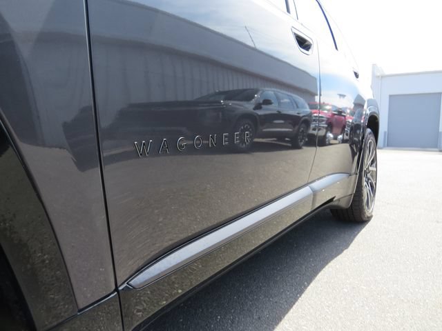 Used 2025 Jeep Wagoneer S Limited AWD/4WD image 11