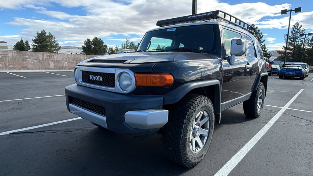 Used 2014 Toyota FJ Cruiser 4WD w/ Upgrade Package image 4
