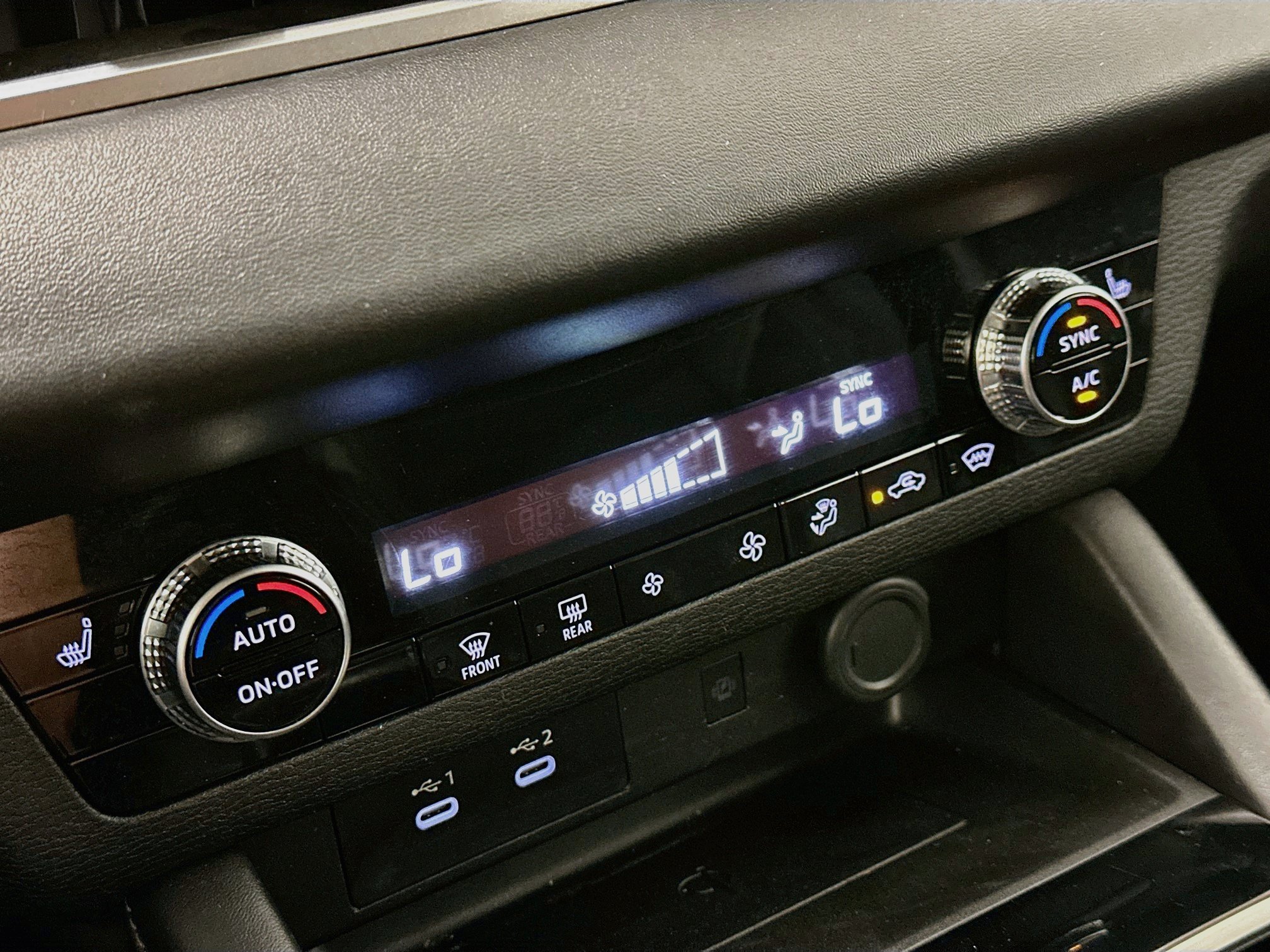 Used 2025 Mitsubishi Outlander AWD image 24